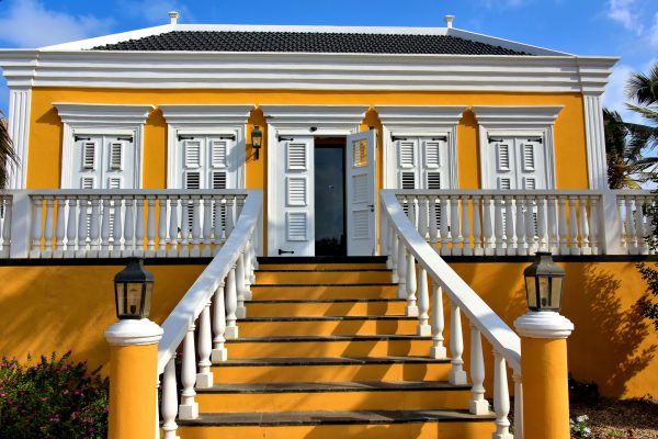 Pasangrahan Town Hall in Kralendijk, Bonaire - Encircle Photos