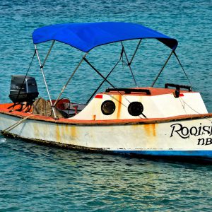 Small Rusting Fishing Boat in Kralendijk, Bonaire - Encircle Photos