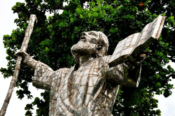 Gilmar Pinna Sculpture in Ilhabela, Brazil - Encircle Photos