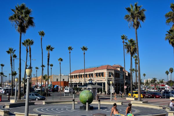 Green Globe in McFadden Square in Newport Beach, California - Encircle Photos