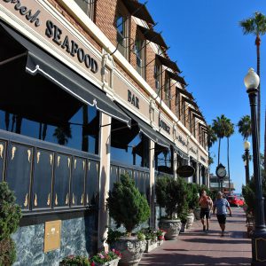 Oceanfront Restaurants and Shops in Newport Beach, California - Encircle Photos