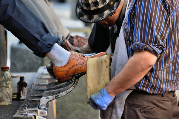 Getting a Shoeshine in San Francisco, California - Encircle Photos
