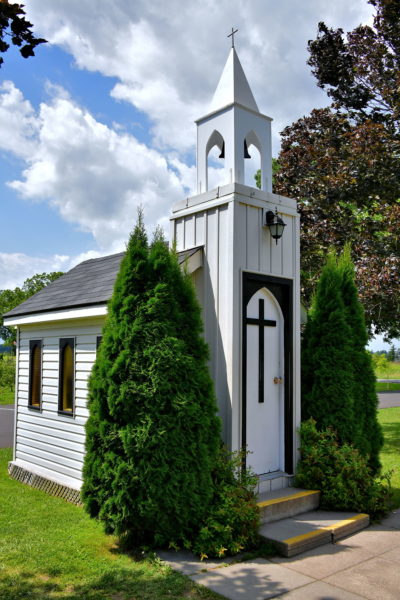 World’s Smallest Chapel in Niagara-on-the-Lake, Canada - Encircle Photos