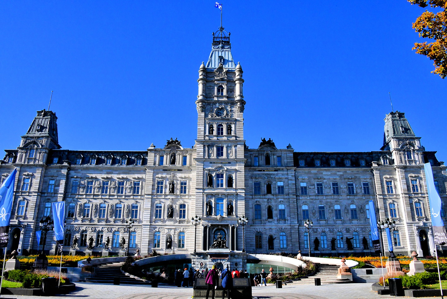 Chapter 1: Parliament Building in Québec City, Canada - Encircle Photos