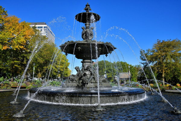 Tourny Fountain at Parliament Building in Québec City, Canada - Encircle Photos