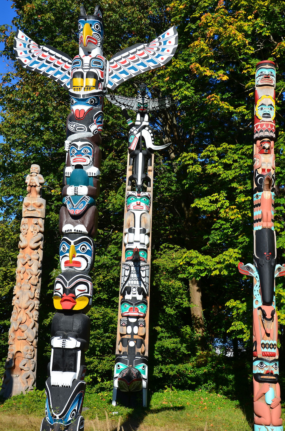 Totem Poles In Stanley Park In Vancouver Canada Encircle Photos