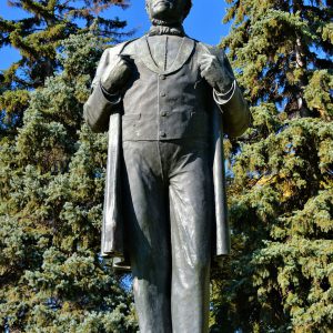 Jón Sigurðsson Statue in Winnipeg, Canada - Encircle Photos