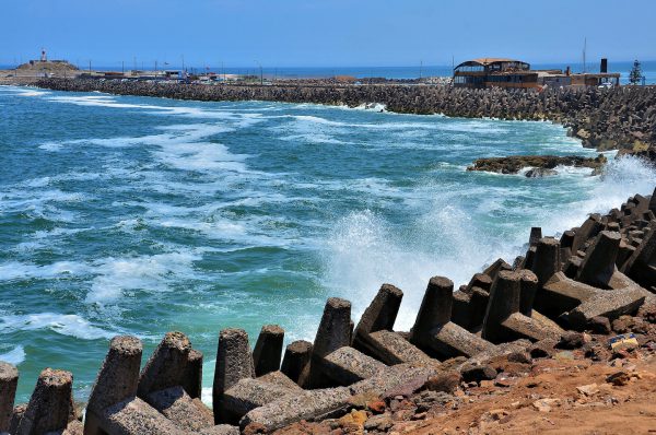 Breakwater along Península Alacrán in Arica, Chile - Encircle Photos