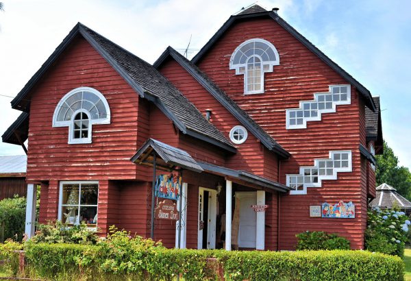 Blemen Dorf Crafts Store in Frutillar, Chile - Encircle Photos