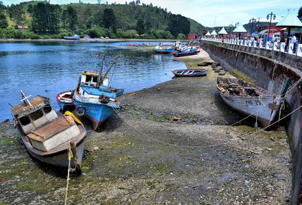 Angelmó Bay and Tenglo Island in Puerto Montt, Chile - Encircle Photos