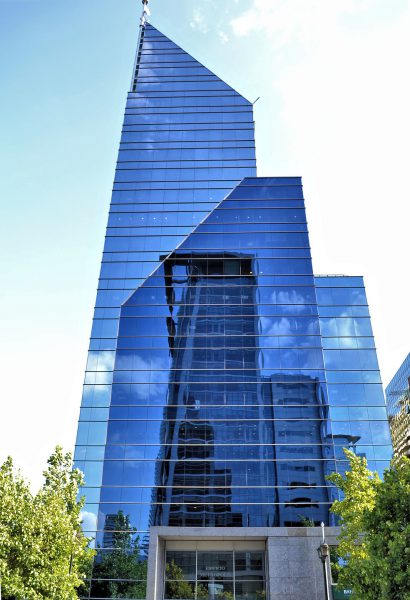 Edificio Metrópolis in Santiago, Chile - Encircle Photos
