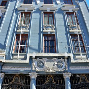 Magnificent Building on José Tomás Romos in Valparaíso, Chile - Encircle Photos