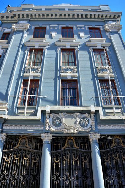 Magnificent Building on José Tomás Romos in Valparaíso, Chile - Encircle Photos