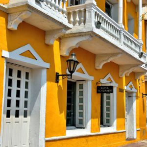 Shopping in Old Town, Cartagena, Colombia - Encircle Photos