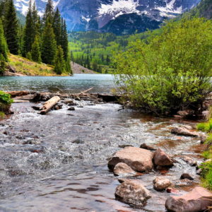 Maroon Bells and Lake in the Maroon Bells-Snowmass Wilderness near Aspen, Colorado - Encircle Photos