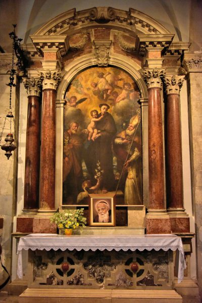 Side Altar of St. Mark’s Cathedral in Korčula, Croatia - Encircle Photos