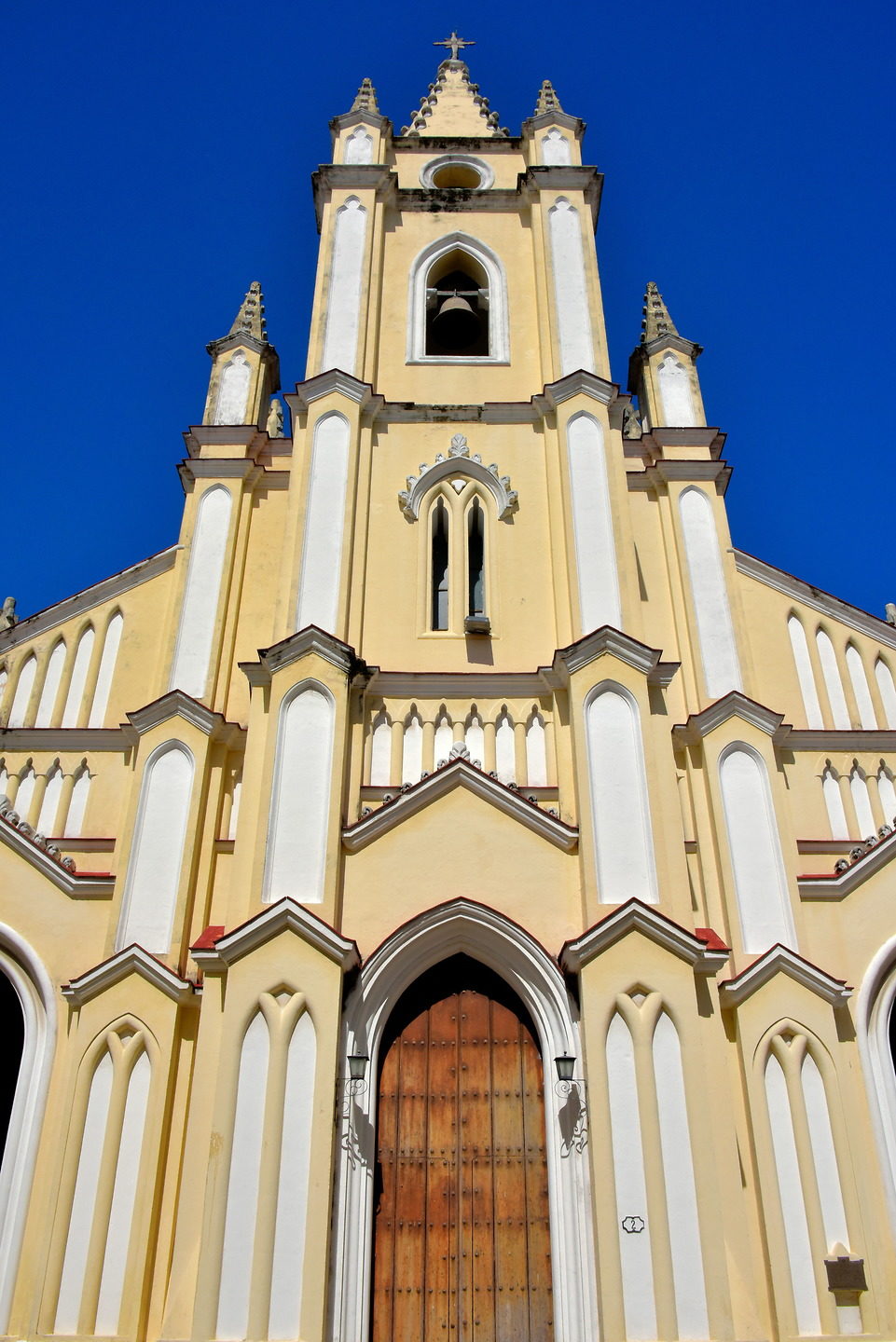 Iglesia del Santo Ángel Custodio in Havana, Cuba - Encircle Photos