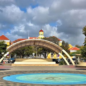 Wilhelmina Park in Punda, Eastside of Willemstad, Curaçao - Encircle Photos