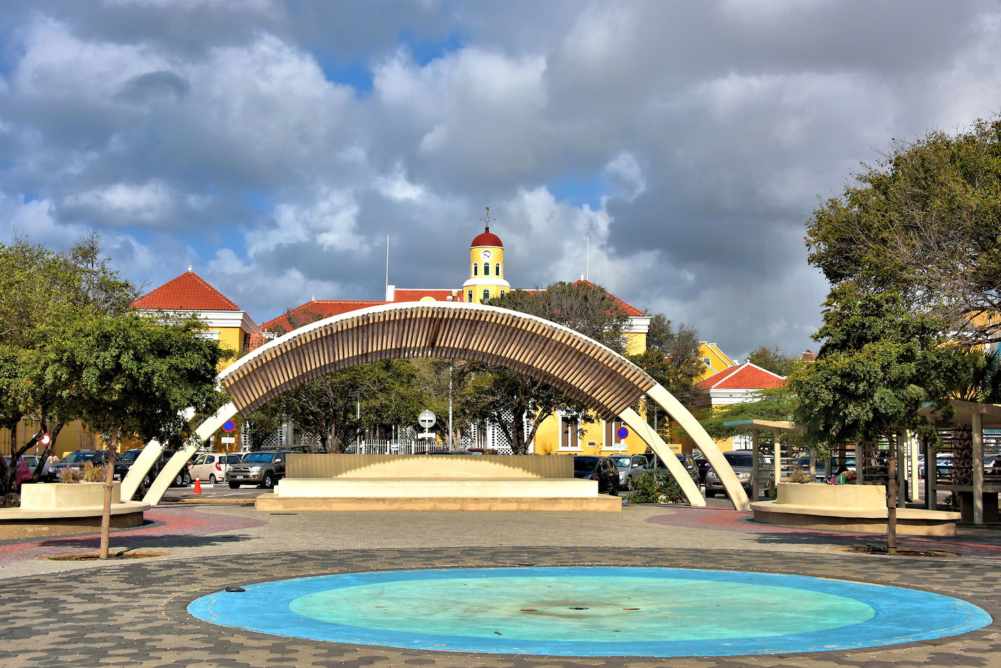 Wilhelmina Park in Punda, Eastside of Willemstad, Curaçao Encircle Photos