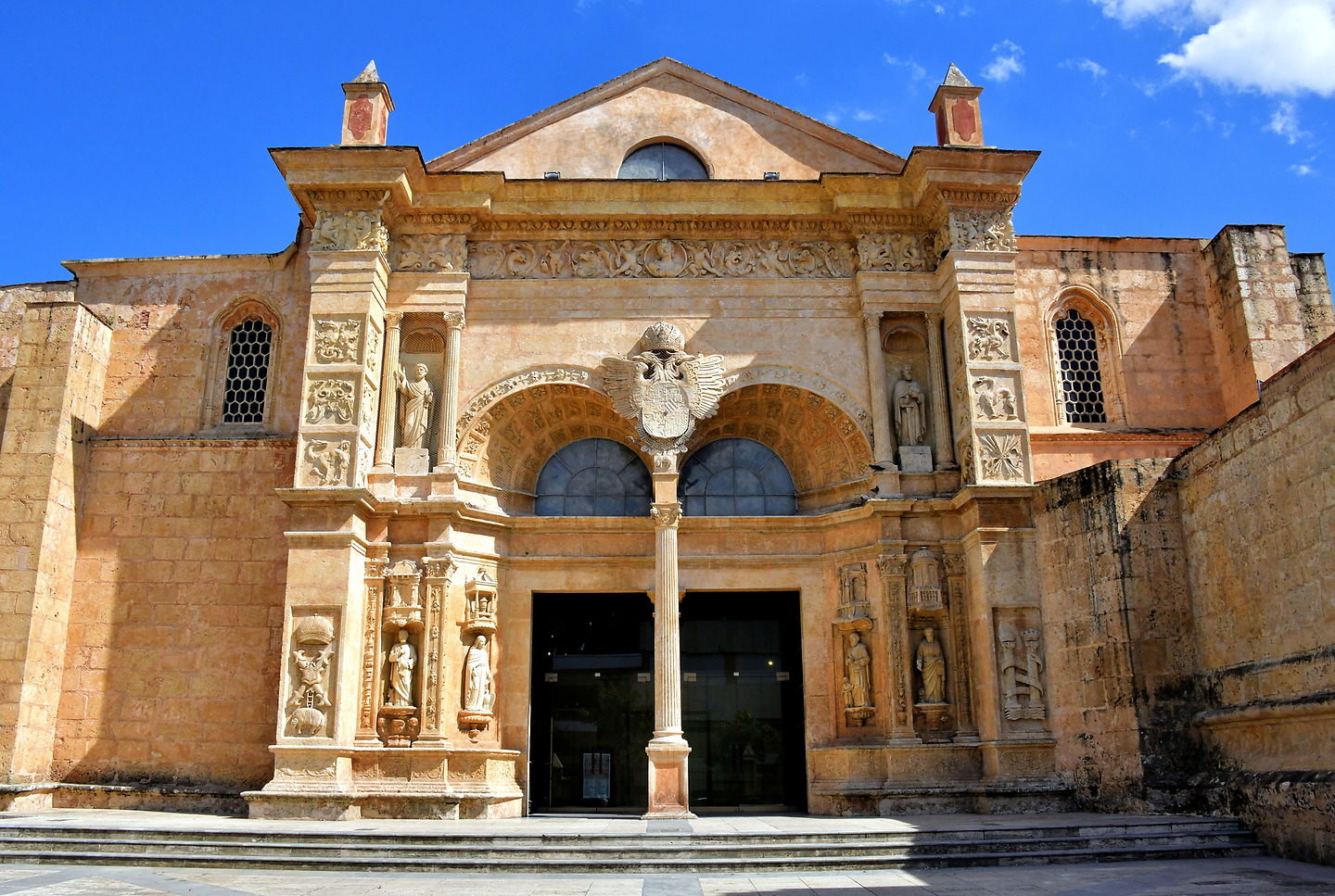 Cathedral of Santa María de la Encarnación in Santo Domingo, Dominican Republic - Encircle Photos