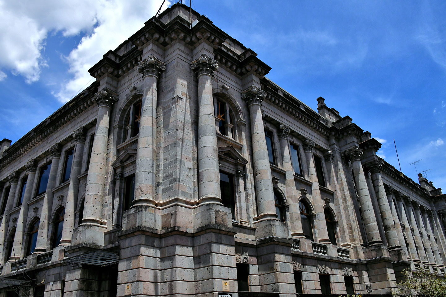 Chapter 49: Ministry of the Interior Building in Quito, Ecuador - Encircle Photos