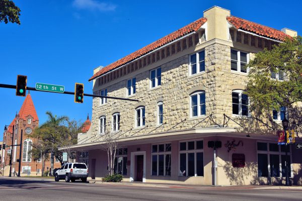 Fullerton Building in Historic Downtown Bradenton, Florida - Encircle Photos