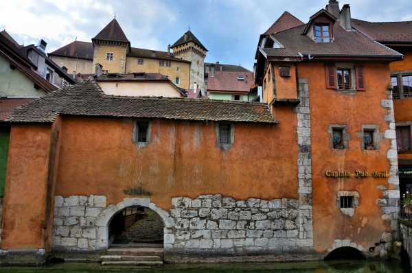Irish Pub along Thiou Canal in Annecy, France - Encircle Photos