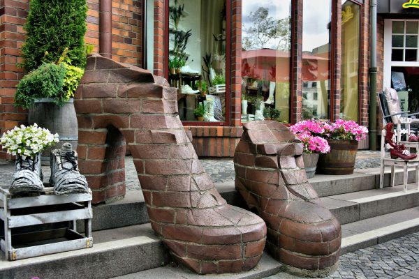 Shoes Artwork on Kröpeliner Straβe in Rostock, Germany - Encircle Photos