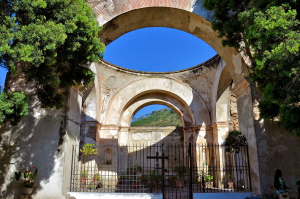 Garden at Church of San Francisco in Antigua, Guatemala - Encircle Photos