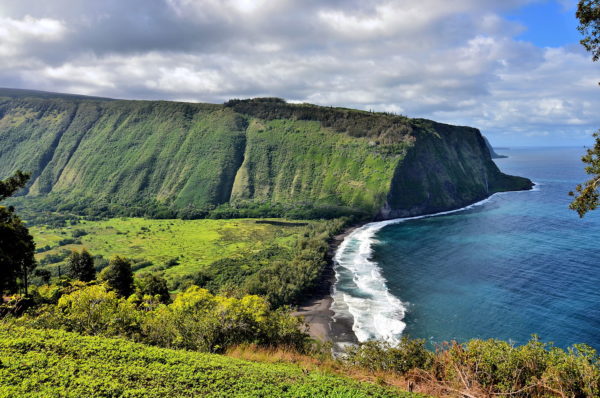 Lookout over Waipi’o Valley near Honokaa, Island of Hawaii, Hawaii - Encircle Photos