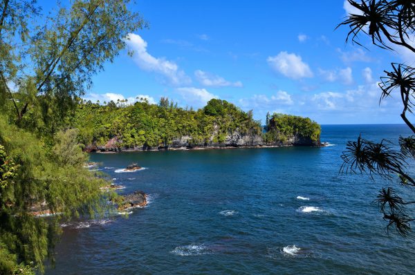 Onomea Bay on Hāmākua Coast, Island of Hawaii, Hawaii - Encircle Photos
