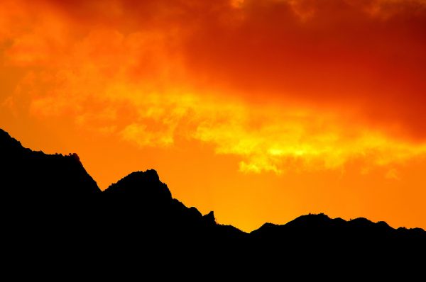 Sunset over Makaleha Mountains on Kaua’i, Hawaii - Encircle Photos
