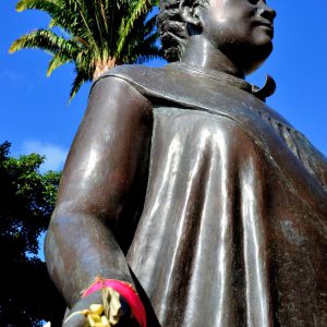 Queen Lili’uokalani Statue in Honolulu, O’ahu, Hawaii - Encircle Photos