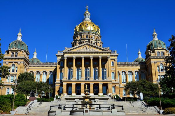Iowa State Capitol Building in Des Moines, Iowa - Encircle Photos