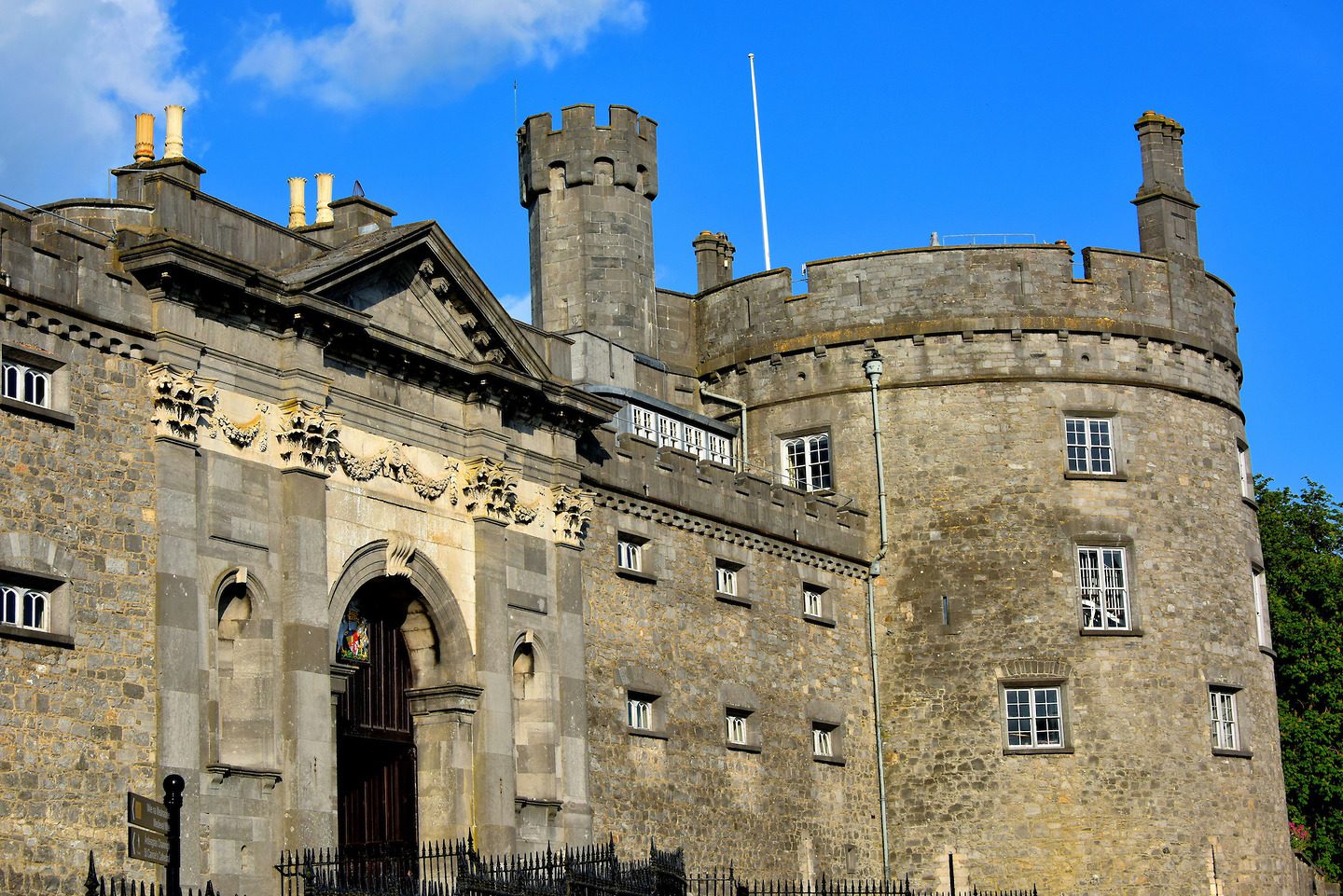 Kilkenny Castle Entrance in Kilkenny, Ireland Encircle Photos