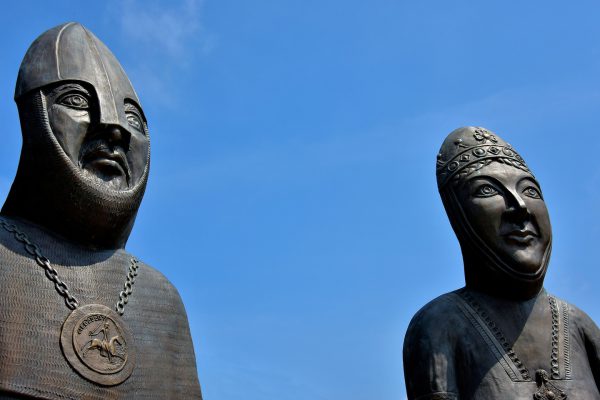 Marriage of Strongbow and Aoife Statues in Waterford, Ireland - Encircle Photos