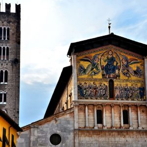 San Frediano Church and Bell Tower in Lucca, Italy - Encircle Photos