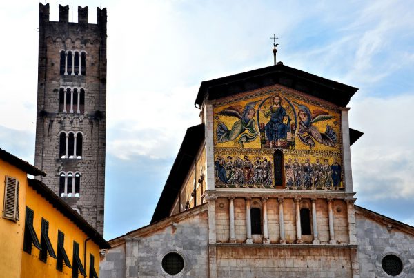 San Frediano Church and Bell Tower in Lucca, Italy - Encircle Photos
