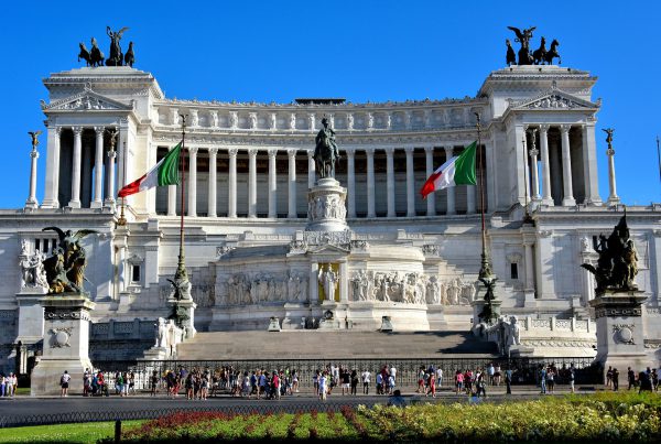 Altare della Patria Frontal View in Rome, Italy - Encircle Photos