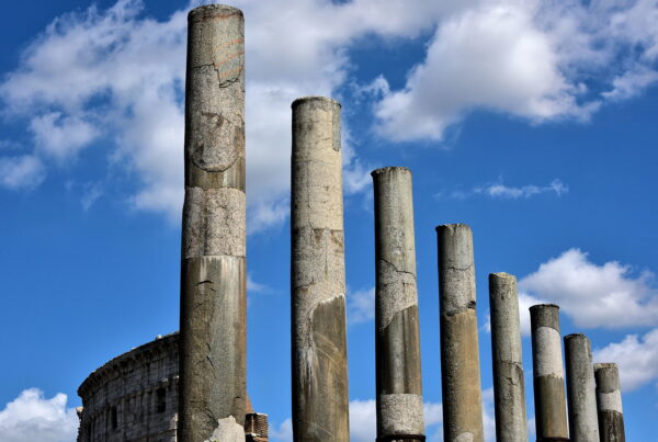 Chapter 3: Colonnade on Via Sacra near Roman Forum in Rome, Italy - Encircle Photos