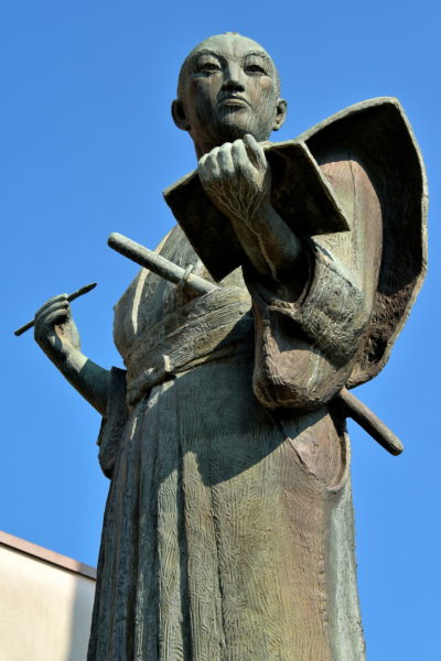 Komatsu Tatewaki Statue in Kagoshima, Japan - Encircle Photos