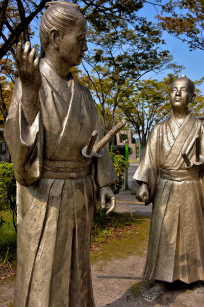 Yoshii Tomozane and Ijichi Shôji Statues in Kagoshima, Japan - Encircle Photos