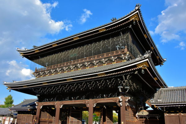 Founder’s Hall Gate at Higashi Honganji in Kyoto, Japan - Encircle Photos
