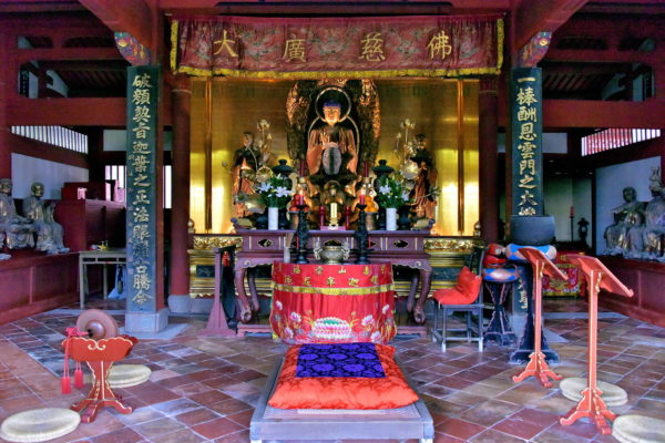 Main Hall Altar at Sofukuji Temple in Nagasaki, Japan - Encircle Photos