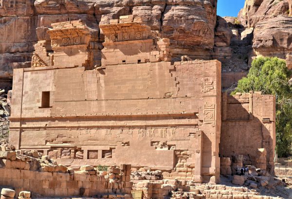 Qasa Al-Bint Temple in Petra, Jordan - Encircle Photos