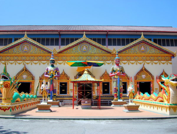 Hall of the Thousand Buddhas at Wat Chaiyamangkalaram in Pulau Tikus, Malaysia - Encircle Photos