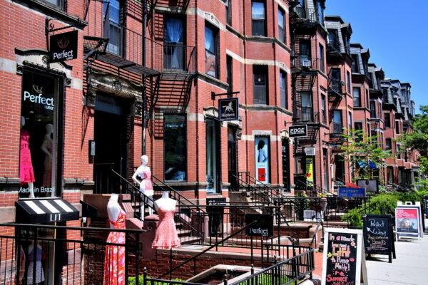 Chapter 32: Newbury Street in Boston, Massachusetts - Encircle Photos