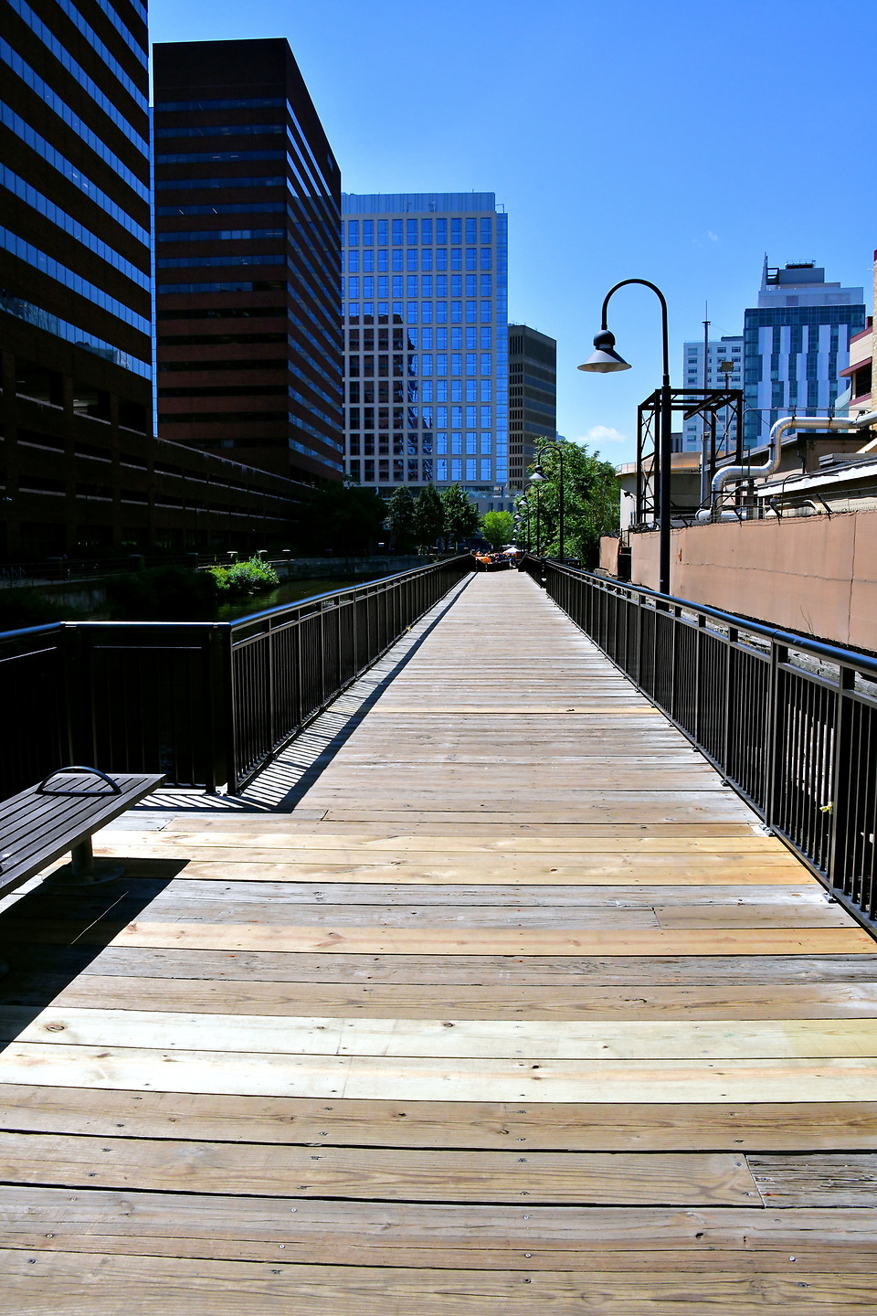 Chapter 11: Broad Canal Walk in Cambridge, Massachusetts - Encircle Photos