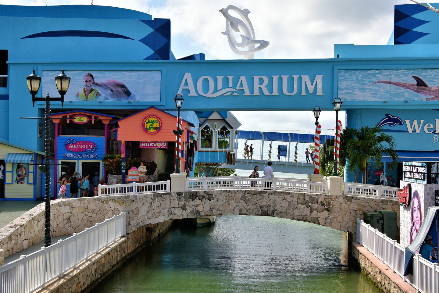 Interactive Aquarium at La Isla Shopping Village in Cancun, Mexico
