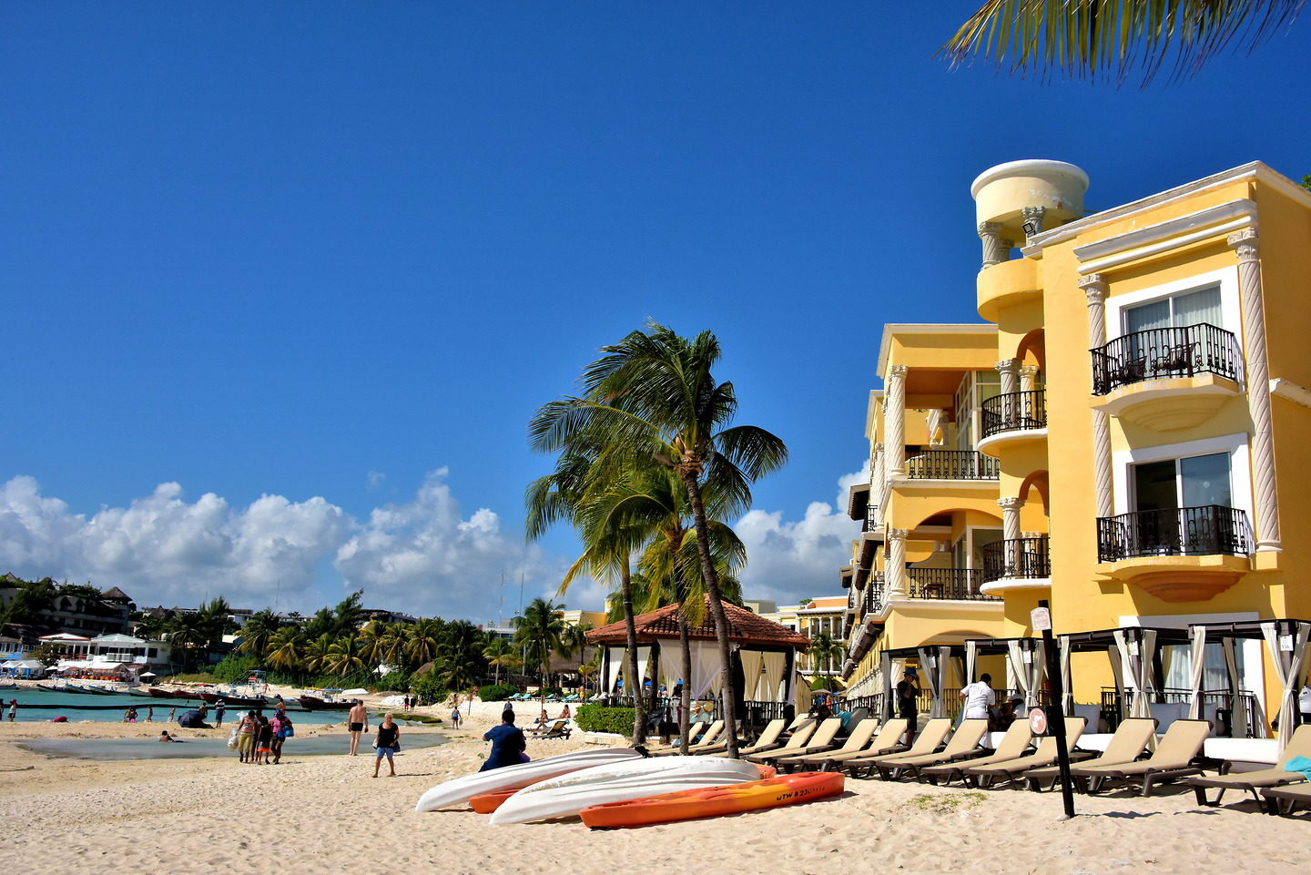 Beach Parallel to Downtown in Playa del Carmen, Mexico - Encircle Photos
